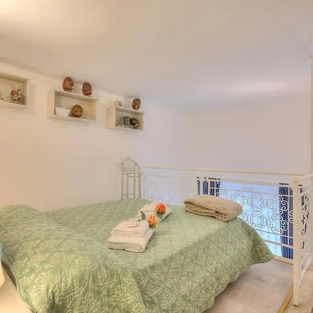 Evelina - Happy Apartment Sanremo